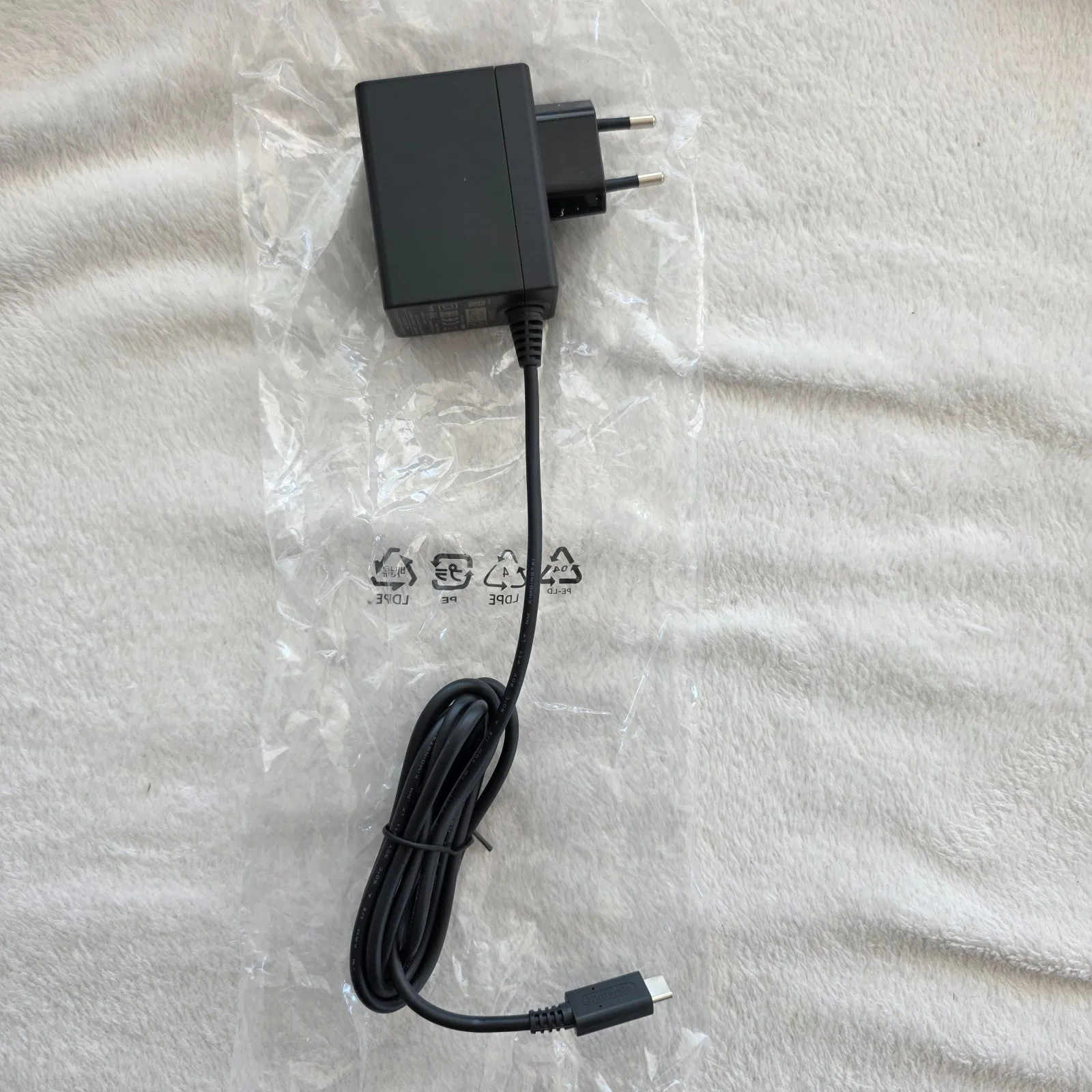 Nintendo Switch OLED Model Weiss, Ansicht 5